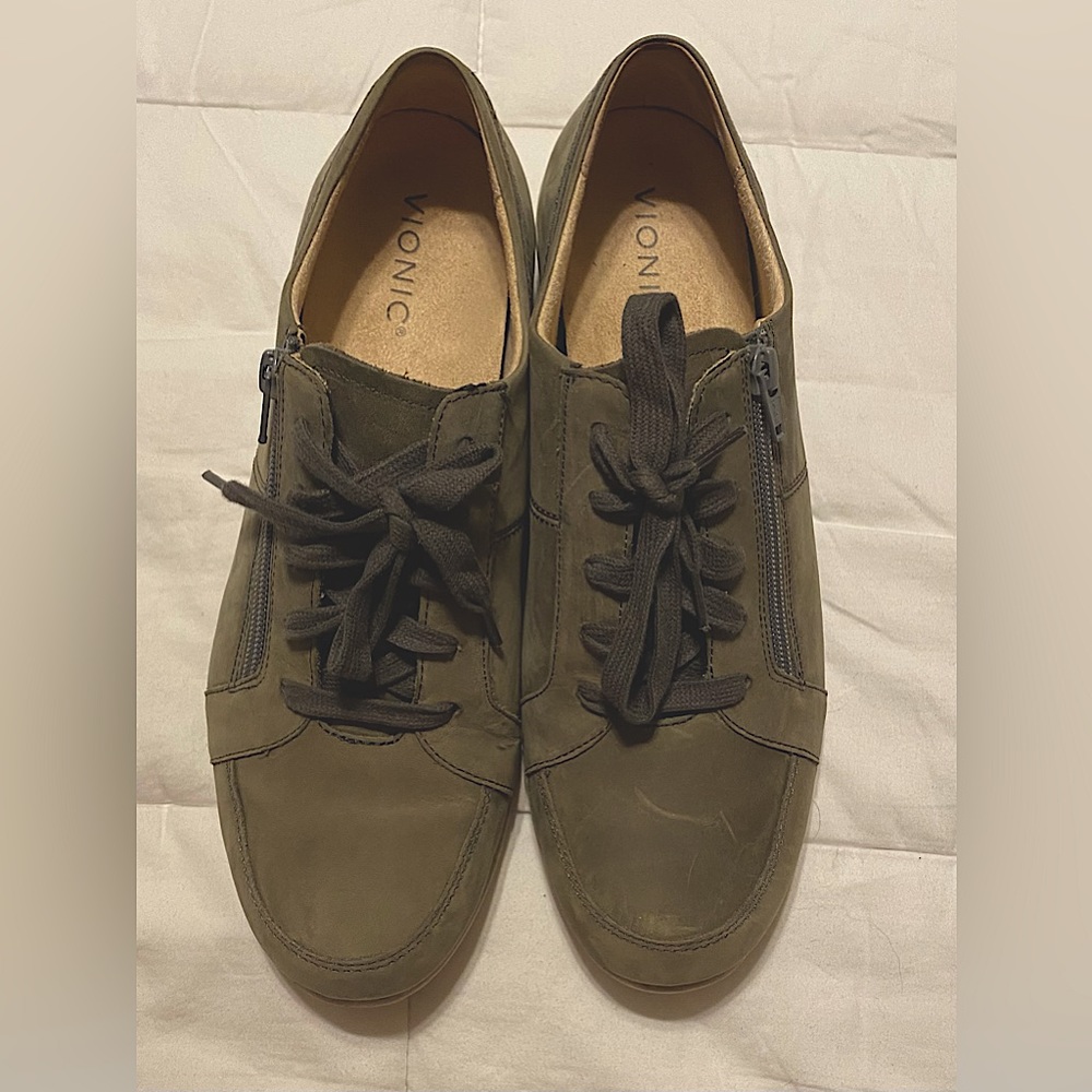 Vionic ladies loafers zip adjust, rarely worn.